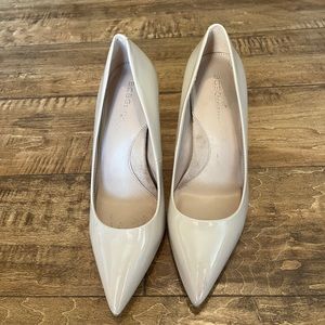 Nude Pumps 4in Patent Leather